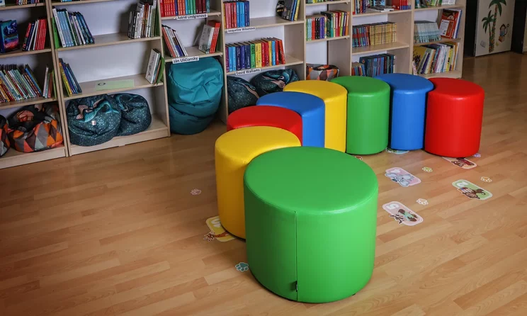 Taburetková zostava Stonožka